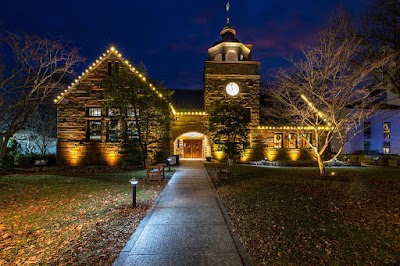 REDNOSE Holiday Lights & Décor